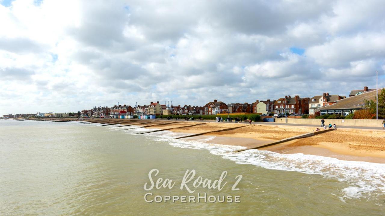 Beautiful Apartments On The Sea Front - Sea Road 2 Felixstowe Kültér fotó