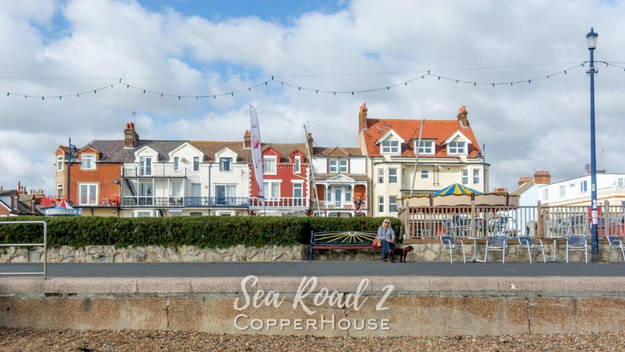 Beautiful Apartments On The Sea Front - Sea Road 2 Felixstowe Kültér fotó